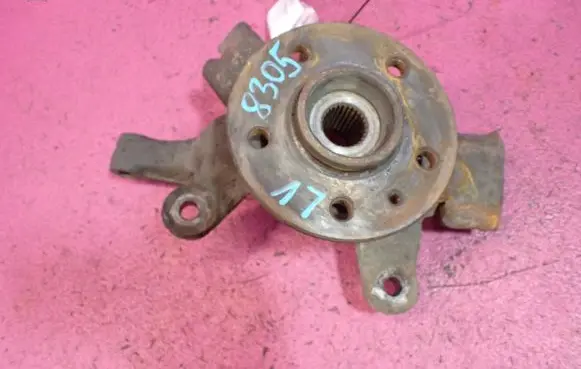 Mercedes-Benz Vito Viano W638 Front wheel hub spindle knuckle