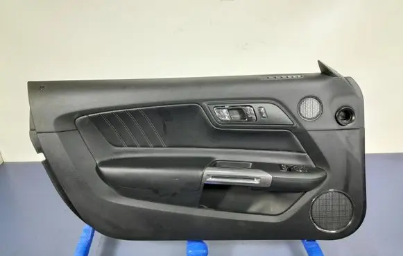 Ford Mustang VI Door card panel trim set FR3B-6323943