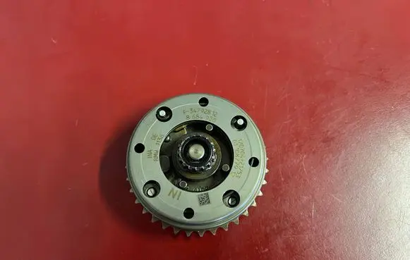 BMW X1 F48 F49 Camshaft pulley/ VANOS 8684920 11368684920