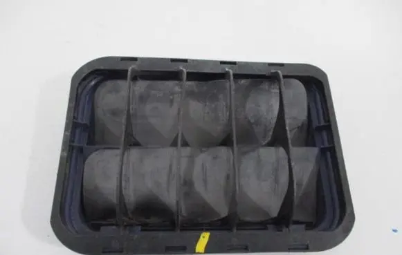 Rear air vent grill