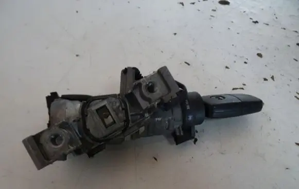 Volkswagen Golf V Ignition lock STACYJKAKLUCZYK