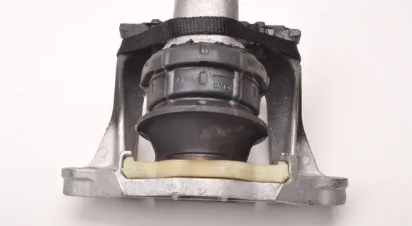 Engine mounting bracket