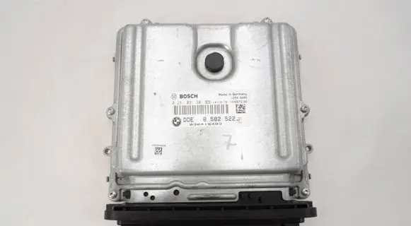 BMW 5 F10 F11 Engine control unit/module ECU 8582522 0281031301