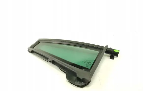 Ford Mondeo Mk III Rear side window 1321177