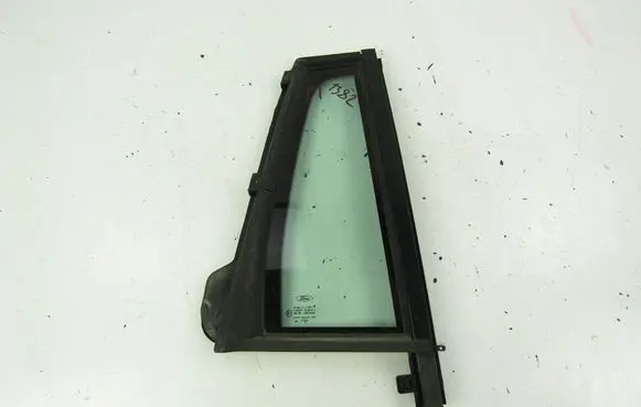 Ford Mondeo Mk III Rear side window 