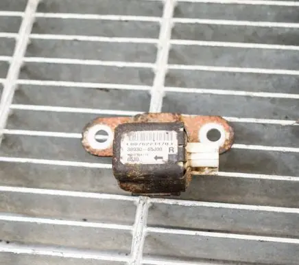 Suzuki Grand Vitara II Airbag deployment crash/impact sensor 3893065J00