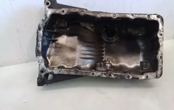 Volkswagen PASSAT B5.5 Oil sump 06B103603