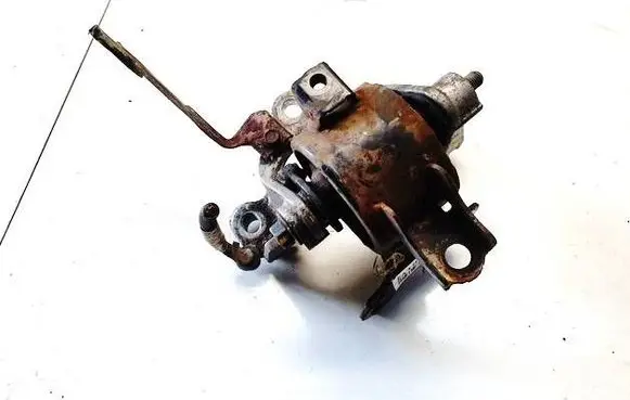 Engine mount bracket