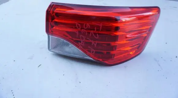 Toyota Avensis T270 Rear/tail lights