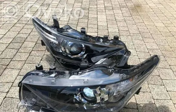 Toyota Auris E180 Headlight/headlamp 8115002K30