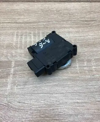 Audi A6 S6 C6 4F Air flap motor/actuator 132801359 4F0820511A CZ1168803141