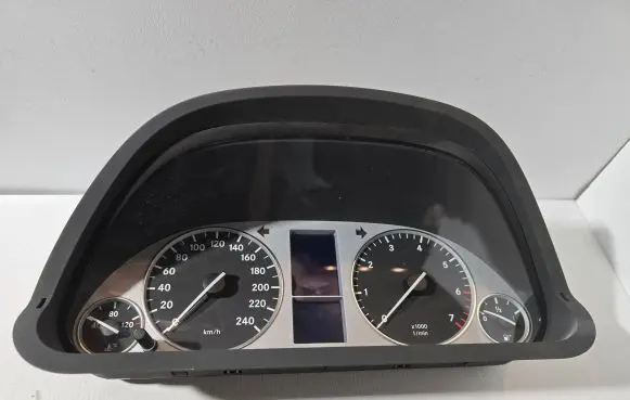 Mercedes-Benz B W245 Speedometer (instrument cluster) A1695400448 A1695406811 A1694420621