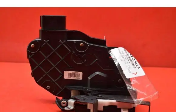 Volvo V50 Front door lock 30753658