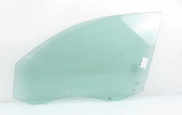 Volkswagen Tiguan Front door window glass four-door 