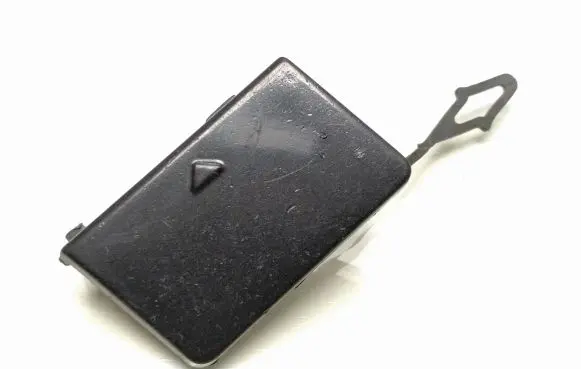 BMW 1 E81 E87 Front tow hook cap/cover 7117623 51127117623