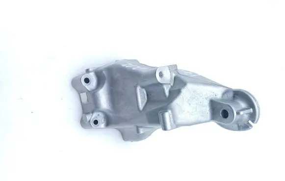 Mercedes-Benz E W212 Engine mounting bracket A6512233504