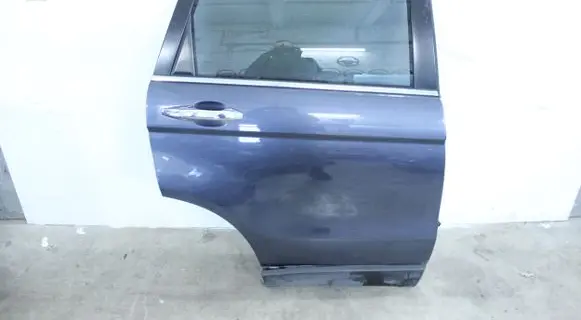 Honda CR-V Rear door