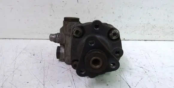 BMW 5 E60 E61 Power steering pump 677469803