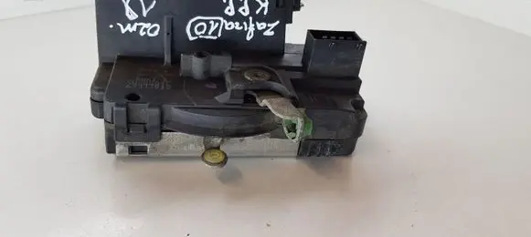 Opel Zafira A Front door lock 24444015