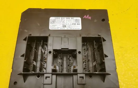 Volkswagen Golf VIII Central body control module 5WA937086BC