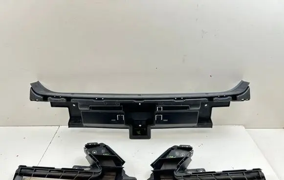 Peugeot RCZ Rear bumper mounting bracket 374496693