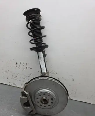 Audi Q3 F3 Front wheel hub 5Q0407257A