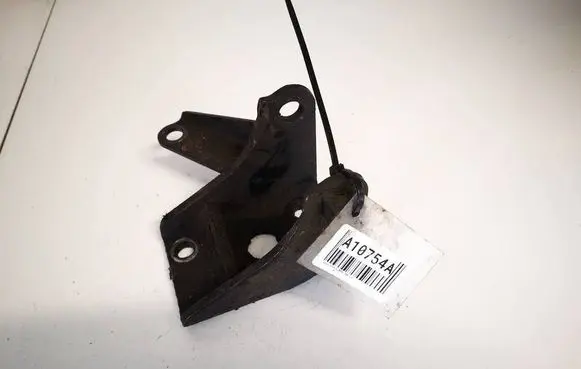 Toyota Corolla Verso E121 Engine mounting bracket