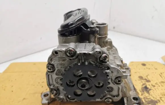 BMW X3 G01 Oil pump 8570595