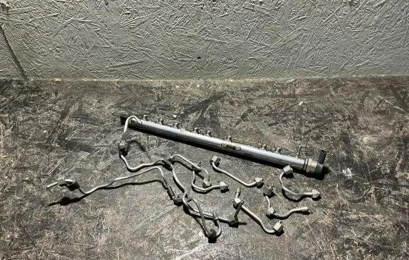 Fuel main line pipe