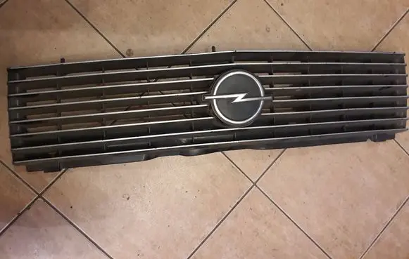 Opel Rekord E2 Front bumper upper radiator grill 90044275