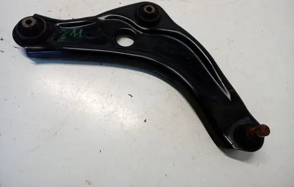 Nissan Qashqai Front control arm PRAWY
