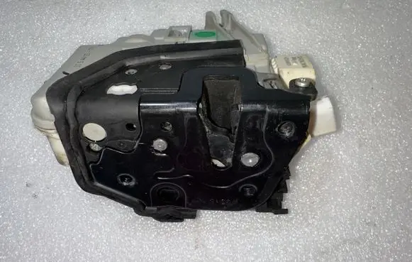 Audi A6 S6 C7 4G Front door lock 4G1837015A