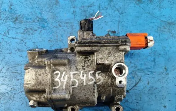 Toyota Prius (XW30) Air conditioning (A/C) compressor (pump) 8837047060
