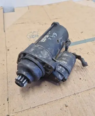 Volkswagen Golf IV Starter motor