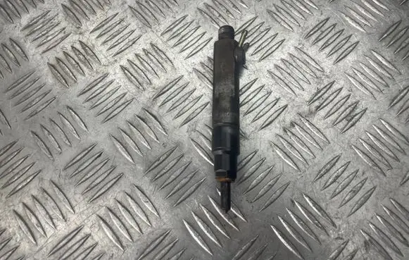 Volvo V70 Fuel injector 046130201F