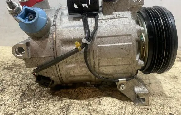 Volvo V70 Air conditioning (A/C) compressor (pump) 813140 ZXL100PG