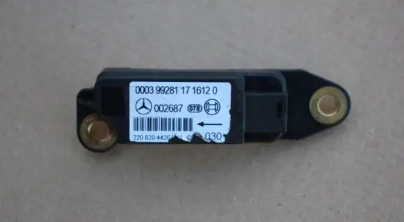Mercedes-Benz S W220 Airbag deployment crash/impact sensor 2208204426