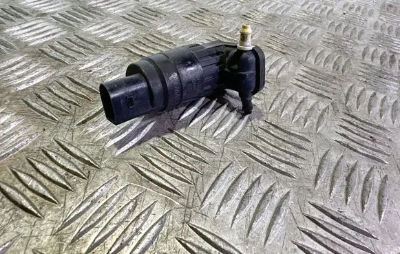 Audi A3 S3 8P Windscreen/windshield washer pump 1K6955651