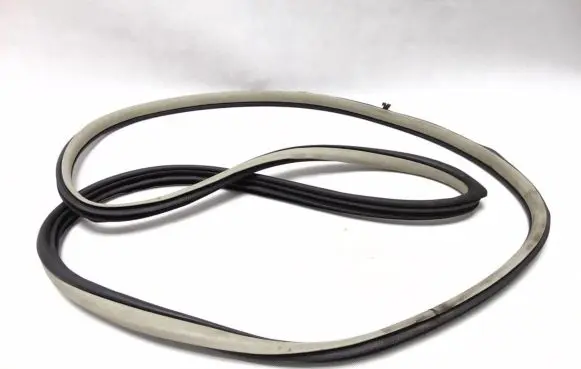 Infiniti FX Rubber seal rear door 