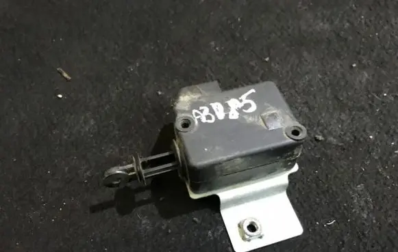 Mitsubishi Carisma Central locking motor 