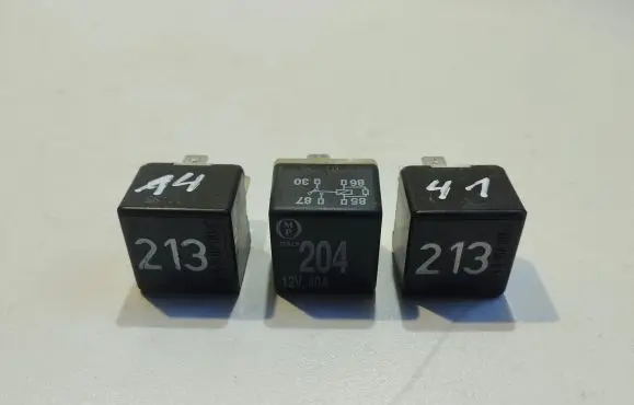 Audi A4 S4 B5 8D Other relay 899511 431951253H