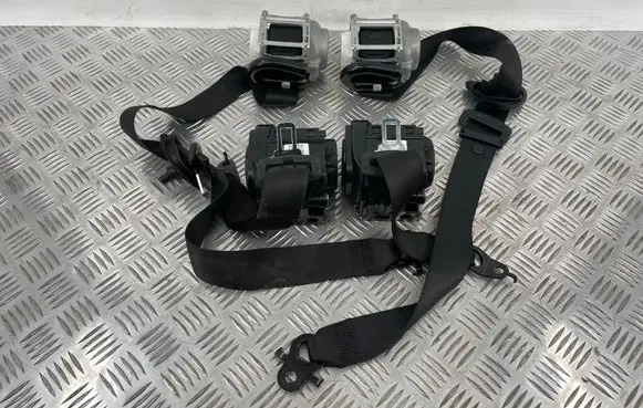 BMW 5 G30 G31 G38 Set of seat belts 34193867 34193866