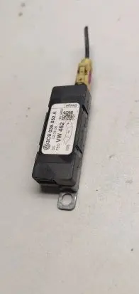 Volkswagen PASSAT B6 Antenna control unit 3c9035552A