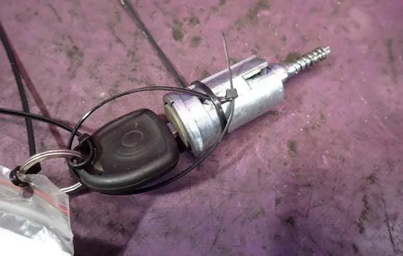 Opel Combo C Ignition lock 
