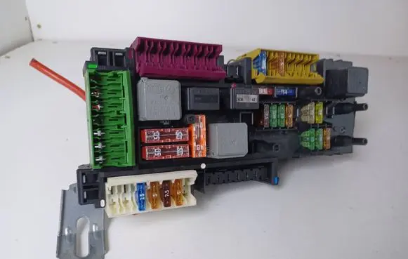 Mercedes-Benz E C207 W207 Fuse box set A2129009622 A2129015205