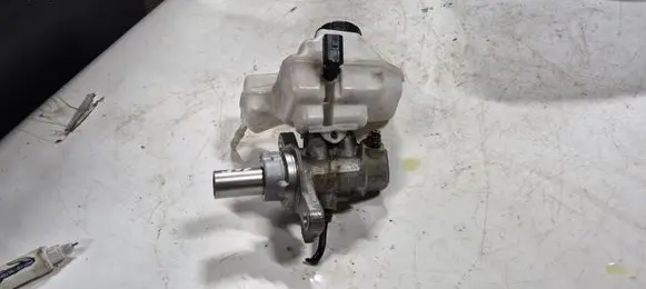 Cupra Formentor Master brake cylinder 02048644