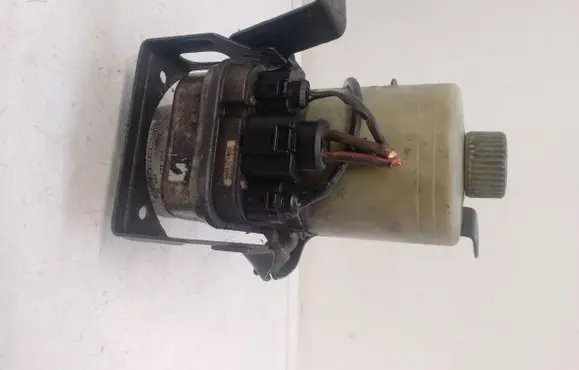 Volkswagen Polo IV 9N3 Power steering pump 6q0423156ab