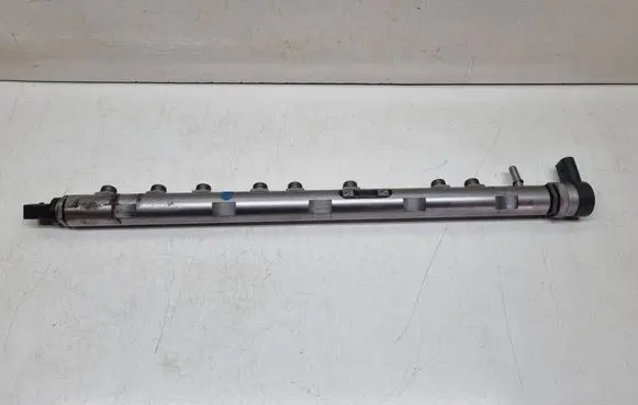 BMW 5 F10 F11 Fuel main line pipe 7805423 208150631451