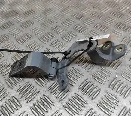 Nissan Qashqai J12 Rear door hinge set 824206UA0A 824006UA0A