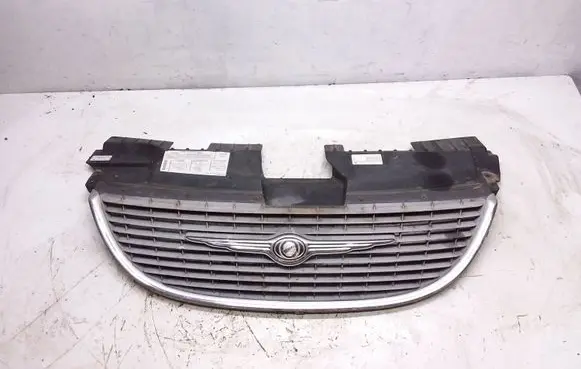Chrysler Voyager Front bumper upper radiator grill 4857522AA